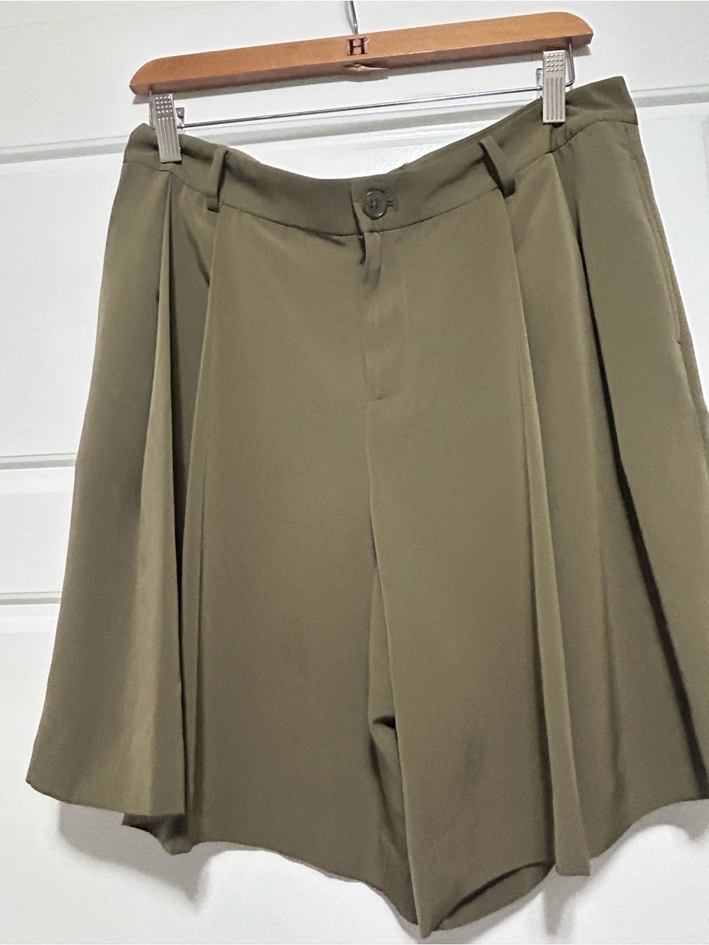 Ralph Lauren Women’s Olive Green Pleated Dress Shorts